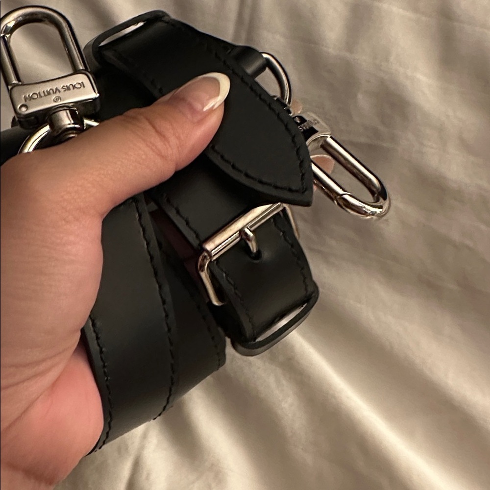 Louis Vuitton Black Strap with Silver Hardware - Picture 4 of 9